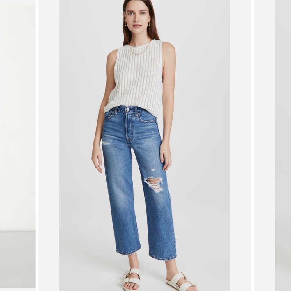 Levi’s distressed Ribcage ankle jeans in straight fit